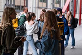 Berner Studierende am Welcome Back-Anlass zum Herbstsemester 2021